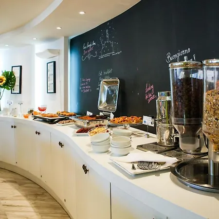 Hotell Golden Star 4*
